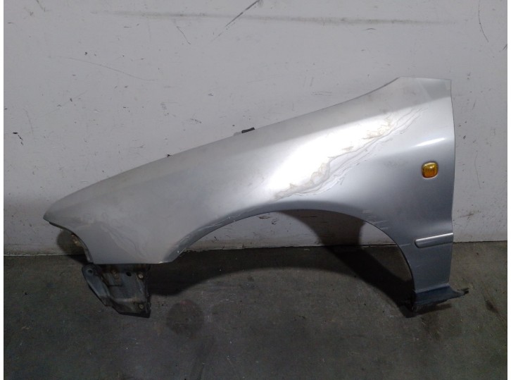 Recambio de aleta delantera izquierda para audi a4 b5 avant (8d5) 1.9 tdi referencia OEM IAM 8D0821105K 