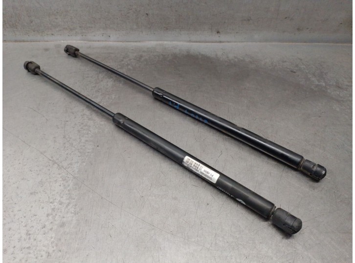 Replacement boot / tailgate dampers for Audi A4 B5 Avant (8D5) 1.9 TDi OEM IAM reference 8D5827552F 8D5827552F 