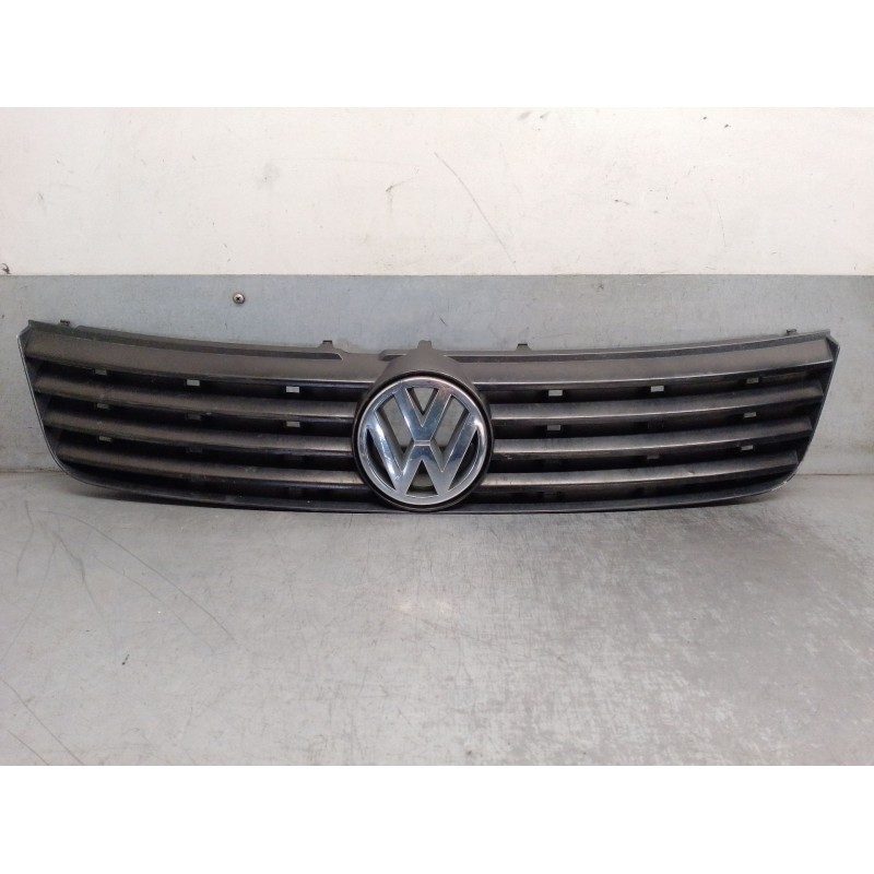 Recambio de rejilla delantera para volkswagen passat b5 (3b2) 1.9 tdi referencia OEM IAM 3B0853653C 3BD853651 