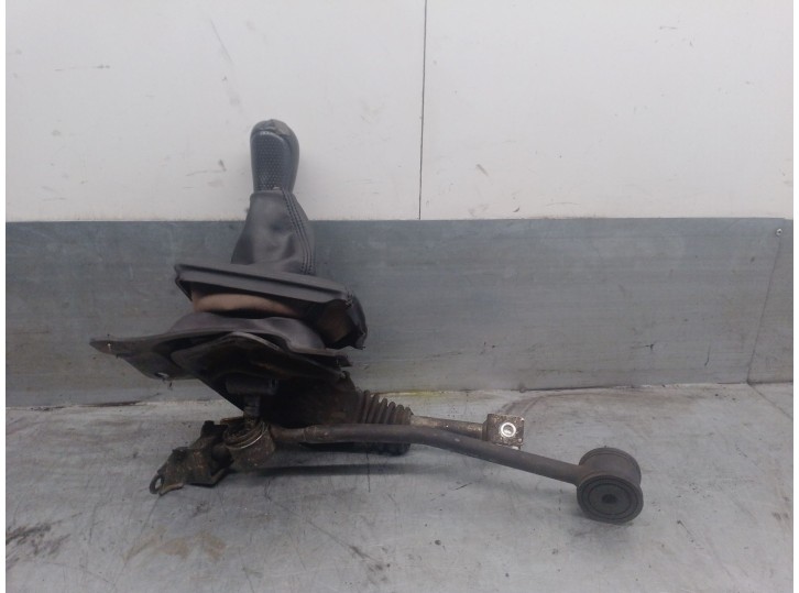 Replacement gear shift lever for Subaru Forester (SG_) 2.0 X AWD (SG5) OEM IAM reference 35011FC010 35011FC010 