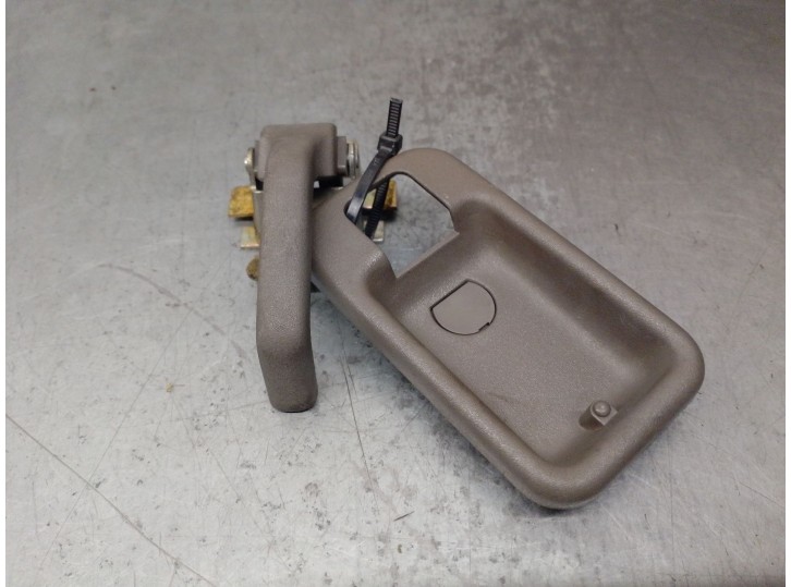 Replacement front right interior door handle for Austin Montego (XE) 2.0 OEM IAM reference Y003265 