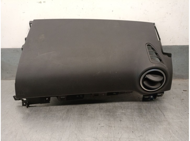 Recambio de molduras delanteras para mazda 3 (bk) 1.6 di turbo referencia OEM IAM BP4K60350 