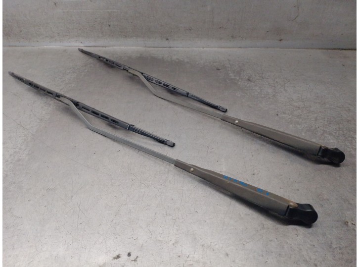 Recambio de brazo limpia delantero derecho para austin montego (xe) 2.0 referencia OEM IAM 20HEFI 