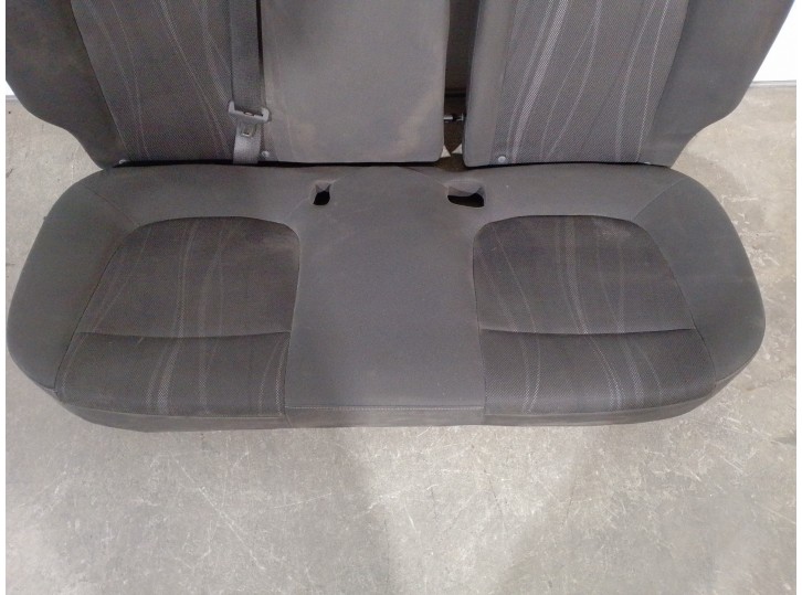 Recambio de asientos traseros para chevrolet aveo berlina hatchback 1.2 cat referencia OEM IAM 3596836 TELA NEGRA 5 PUERTAS