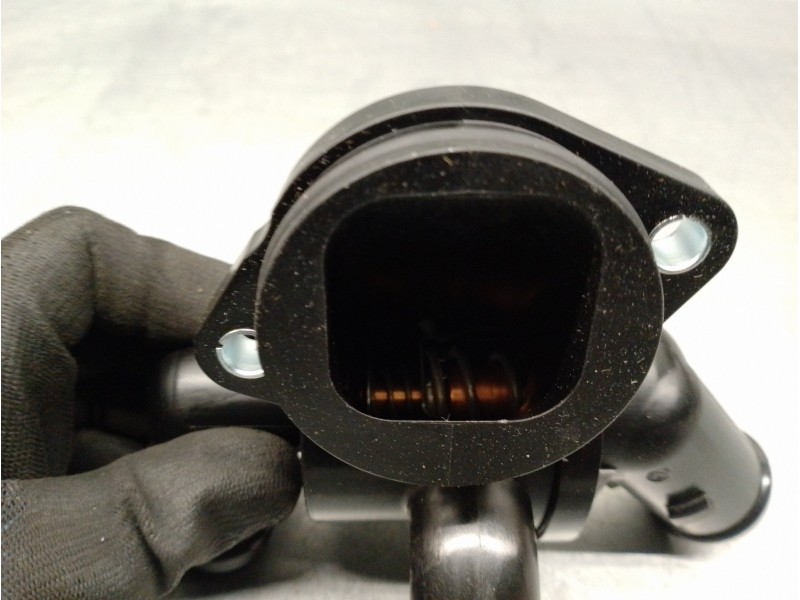 Recambio de termostato para seat ibiza (6j5) 1.6 16v referencia OEM IAM 03L121111 69892K MOTORAD