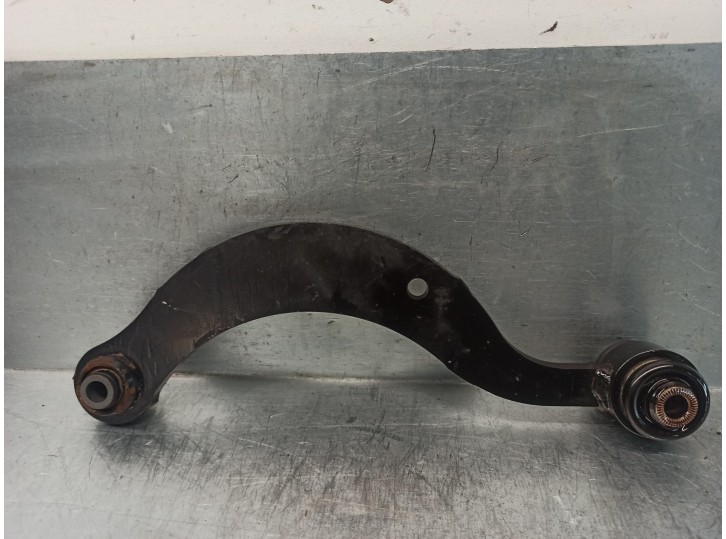 Recambio de brazo suspension superior trasero izquierdo para lexus ct 200h referencia OEM IAM 4877012010  