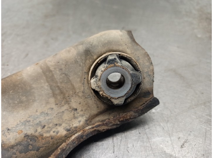 Recambio de brazo suspension inferior delantero derecho para dacia sandero 1.2 16v cat referencia OEM IAM 545001064R 