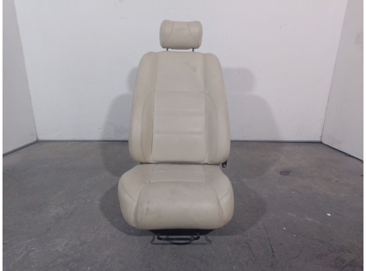 Replacement front right seat for Jaguar XJ6/12 3.2 CAT OEM IAM reference GNA4418DCELJ GNA4418DCELJ 