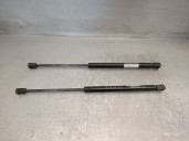 Replacement trunk / tailgate shock absorbers for Toyota Corolla Station Wagon (_E12_) 2.0 D-4D (CDE120_) OEM IAM reference 689