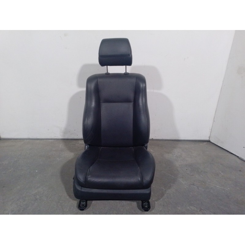 Recambio de asiento delantero derecho para toyota avensis sedán (_t25_) 2.0 (azt250_) referencia OEM IAM 7107305870B0 7107305870