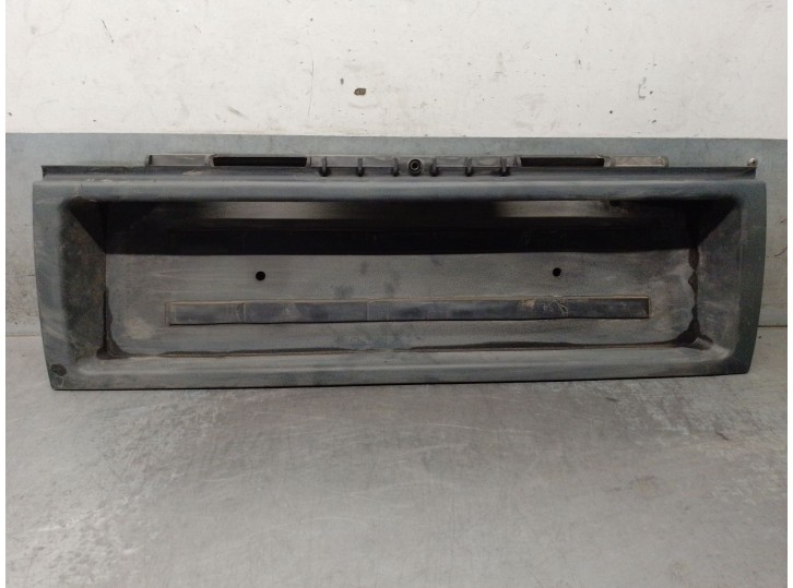 Recambio de portamatriculas para audi 100 c4 sedán (4a2) 2.8 e referencia OEM IAM 4A5853465 4A5853465E 