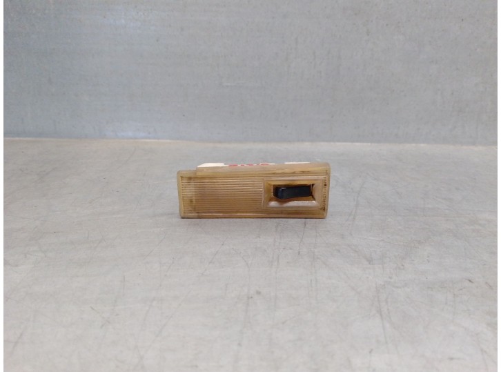 Recambio de luz interior para lada niva todo terreno, cerrada (2121, 2131) 1600 referencia OEM IAM VAZ2121 