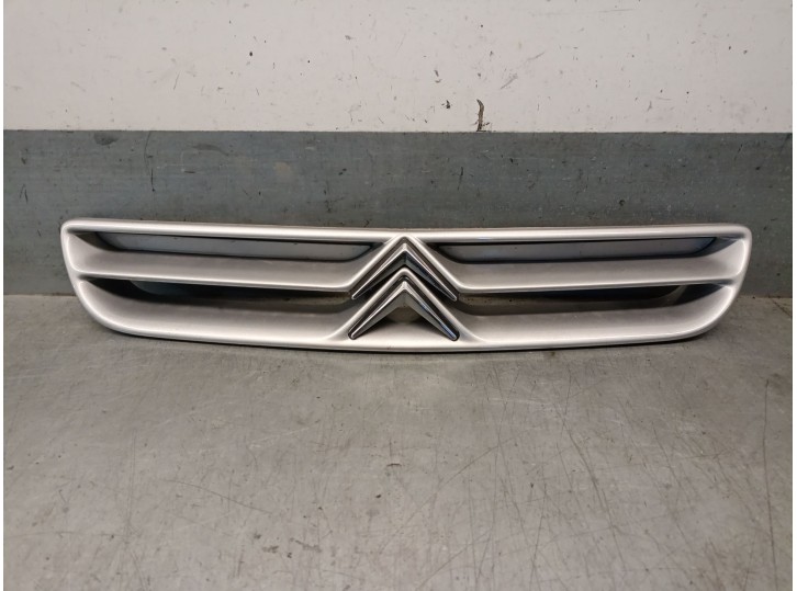 Replacement front grille for Citroën Xantia (x1_, x2_) 2.0 HDI 90 OEM IAM reference 9625966777 