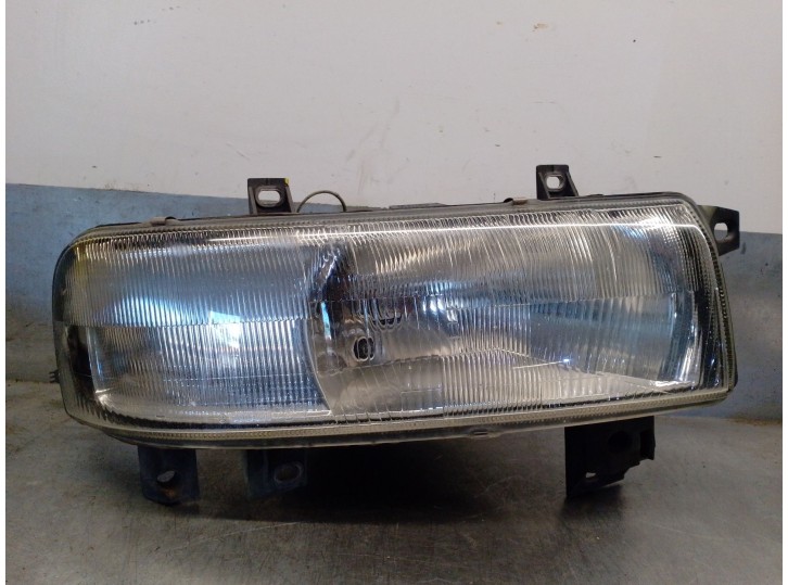 Replacement right headlight for Nissan Interstar bus (X70) dCi 115 OEM IAM reference 7700352104 7701044520 
