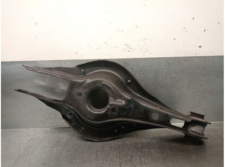 Recambio de brazo suspension superior trasero izquierdo para bmw 1 (f20) 116 i referencia OEM IAM 33326792541 33326884694 