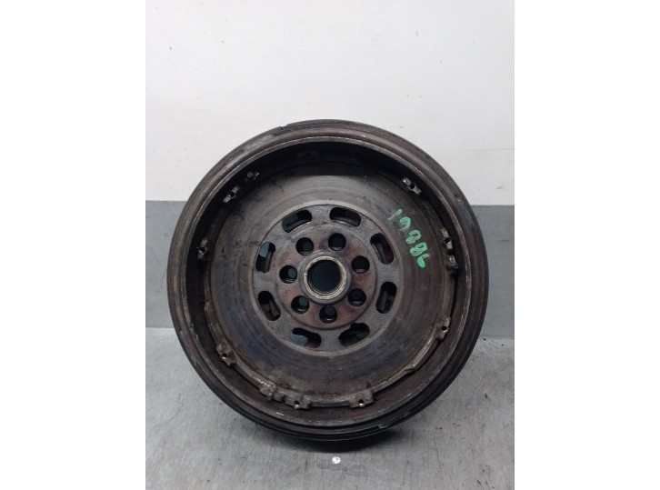 Replacement flywheel for Renault Espace IV (JK0) 2.2 dCi turbodiesel OEM IAM reference 8200416944 