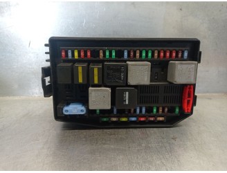 Recambio de caja reles / fusibles para jaguar x-type i station wagon (x400) 2.0 d referencia OEM IAM 4X4314A073DA  518882006