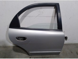 Recambio de puerta trasera derecha para daewoo nubira sedán (j100) 1.6 16v referencia OEM IAM 96270925  