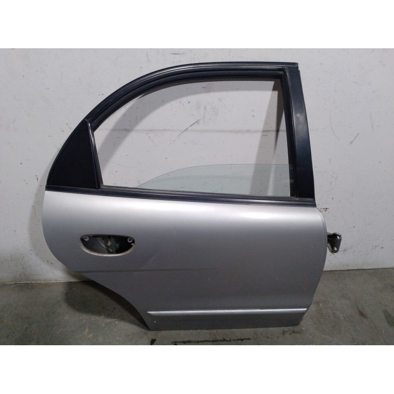 Recambio de puerta trasera derecha para daewoo nubira sedán (j100) 1.6 16v referencia OEM IAM 96270925  