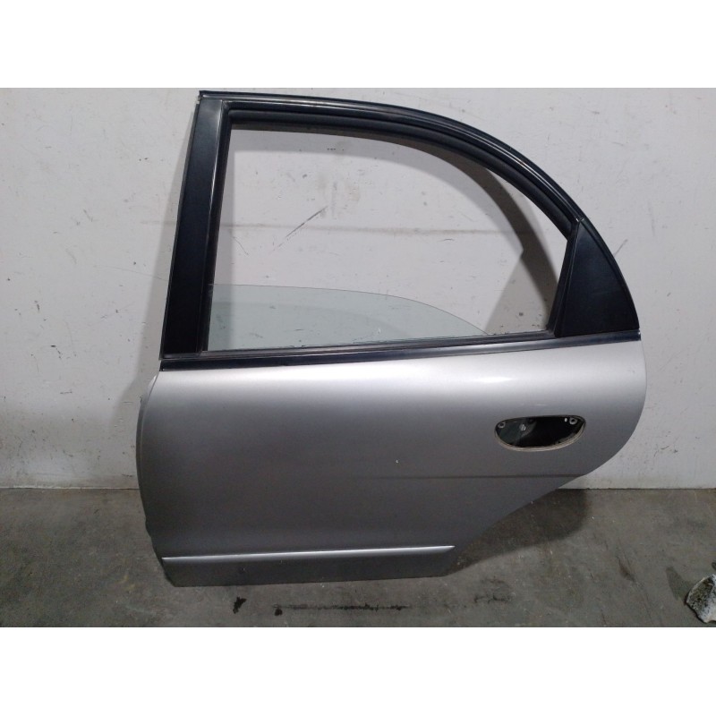 Recambio de puerta trasera izquierda para daewoo nubira sedán (j100) 1.6 16v referencia OEM IAM 96270924  