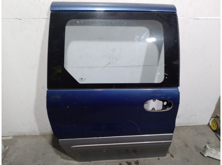 Recambio de puerta lateral corredera derecha para kia carnival ii (gq) 2.9 crdi referencia OEM IAM K54B72020C 