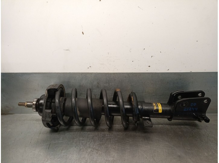 Replacement front right shock absorber for Renault Trafic II Van (FL) 2.5 dCi 135 (FL0D) OEM IAM reference 770106647