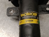 Replacement front right shock absorber for Renault Trafic II Van (FL) 2.5 dCi 135 (FL0D) OEM IAM reference 770106647