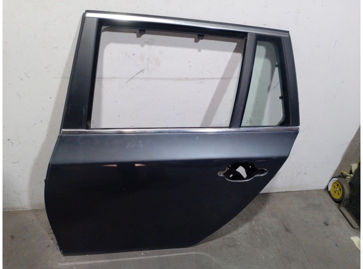 Recambio de puerta trasera izquierda para bmw 5 touring (e61) 520 d referencia OEM IAM 41525A2A367  