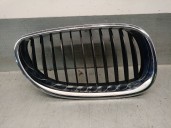 Recambio de rejilla delantera para bmw 5 (e60) 530 i referencia OEM IAM 51137027062 DERECHA