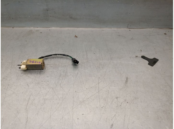 Recambio de motor tapa deposito combustible para kia carnival ii (gq) 2.9 crdi referencia OEM IAM 0K55242470B 