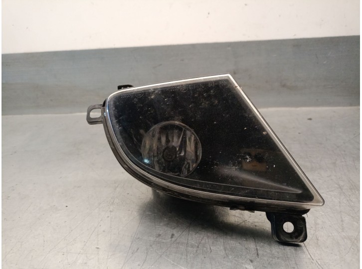 Recambio de faro antiniebla derecho para bmw 5 touring (e61) 520 d referencia OEM IAM 7177712 63177177712 0305083002 AUTOLIVE