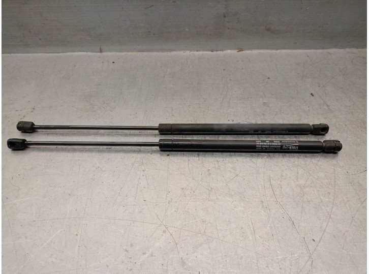 Replacement trunk/tailgate shock absorbers for Mazda 6 Hatchback (GG) 2.0 Di (GG14) OEM IAM reference GJ6J62620D GJ6J63620D 