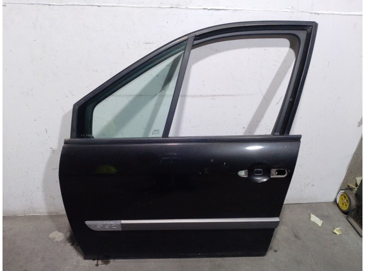 Replacement left front door for Renault Scénic II (JM0/1_) 1.9 dCi (JM14) OEM IAM reference 7751477221 