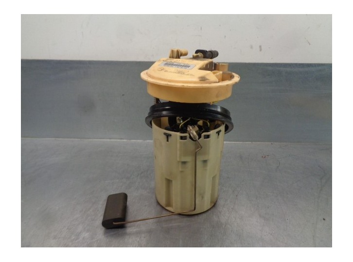 Replacement fuel level sender for Volvo V50 Estate D5 Edition R-Design OEM IAM reference 30792594 0508303086 BOSCH