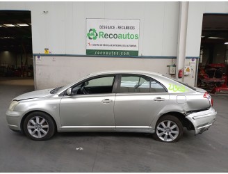 toyota avensis (_t25_) del año 2005