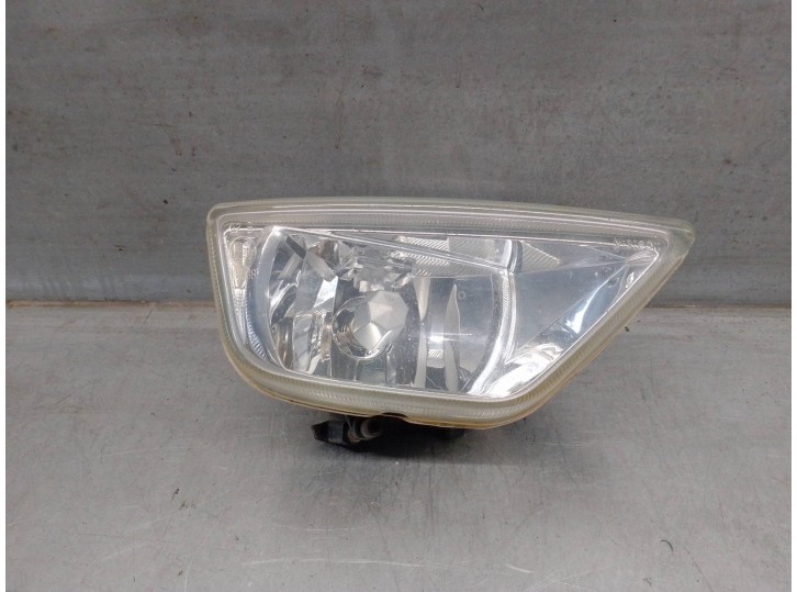 Replacement right fog light for Ford Focus saloon (CAK) 1.8 TDCi CAT OEM IAM reference 2M5115K201AH 