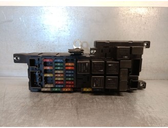 Replacement relay / fuse box for Volvo XC90 I (275) D5 AWD OEM IAM reference 518826011 