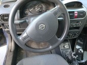 opel corsa c (x01) del año 2002