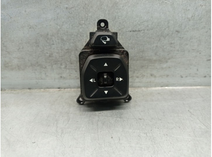 Replacement mirror control switch for Hyundai ix35 (LM, EL, ELH) 2.0 CRDi 4WD OEM IAM reference 3834801110 