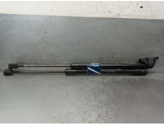 Replacement tailgate / trunk struts for Hyundai ix35 (LM, EL, ELH) 2.0 CRDi 4WD OEM IAM reference 817702Y000 