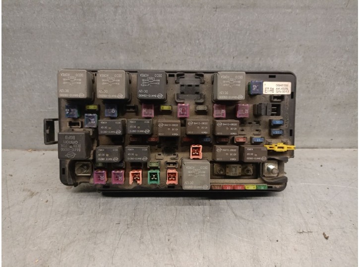 Recambio de caja reles / fusibles para ssangyong actyon i 2.0 xdi referencia OEM IAM AK4376  