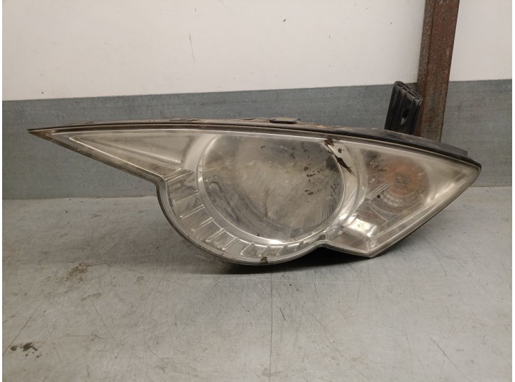 Recambio de faro izquierdo para ssangyong actyon i 2.0 xdi referencia OEM IAM 8310131302 