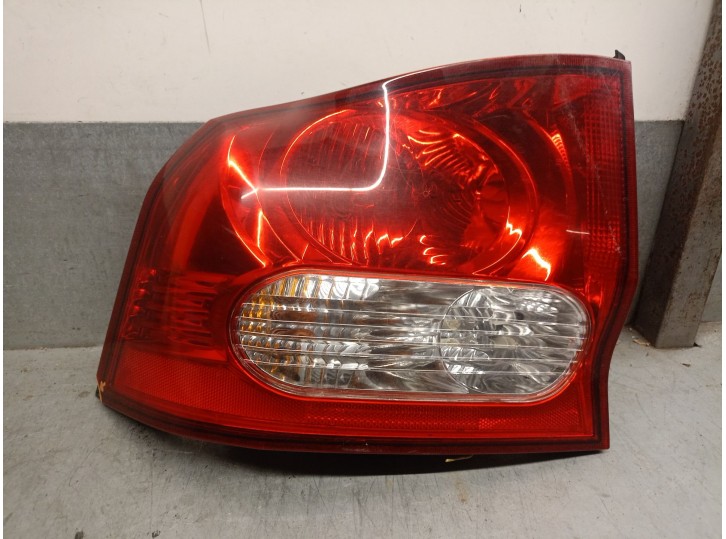 Recambio de piloto trasero izquierdo para ssangyong actyon i 2.0 xdi referencia OEM IAM 6Q0959653A 