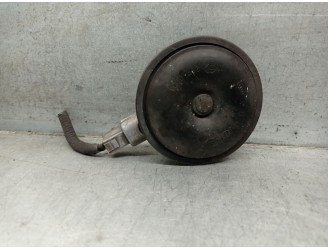 Replacement horn for Hyundai ix35 (LM, EL, ELH) 2.0 CRDi 4WD OEM IAM reference 5265902 