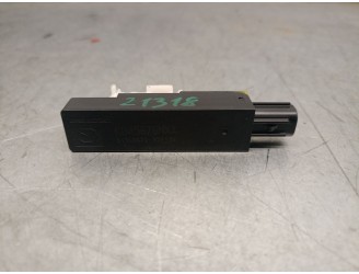 Recambio de antena para mazda 3 sedán (bm_, bn_) 2.0 referencia OEM IAM KD45676NXA 