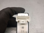 Recambio de mando elevalunas delantero derecho para mazda 3 sedán (bm_, bn_) 2.0 referencia OEM IAM KD3566370  