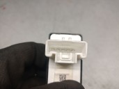 Replacement rear left window lift switch for Mazda 3 Sedan (BM_, BN_) 2.0 OEM IAM reference KD3566370 
