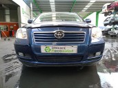 toyota avensis sedán (_t25_) del año 2005