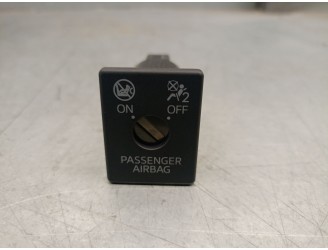 Recambio de interruptor para mazda 3 sedán (bm_, bn_) 2.0 referencia OEM IAM DA6A666H0  