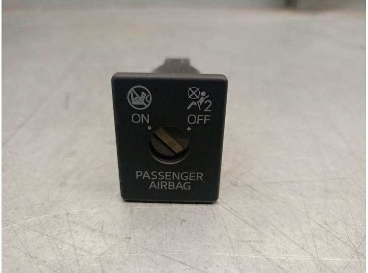 Recambio de interruptor para mazda 3 sedán (bm_, bn_) 2.0 referencia OEM IAM DA6A666H0 